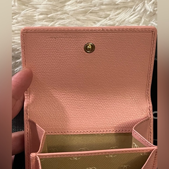 Authentic Pre-loved CHANEL Compact Double-Sided Wallet in Pink Leather - Picture 5 of 13